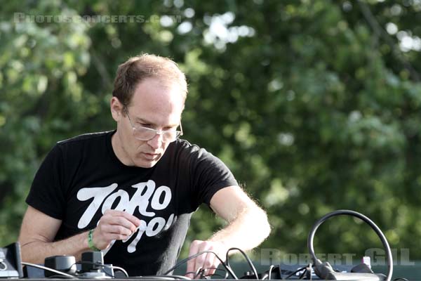 DAPHNI - 2013-05-26 - PARIS - Parc de la Villette - Daniel Victor Snaith